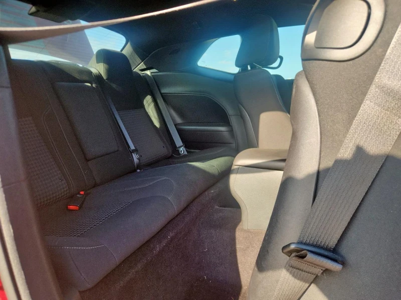 Dodge Challenger SXT, снимка 8 - Автомобили и джипове - 53431333