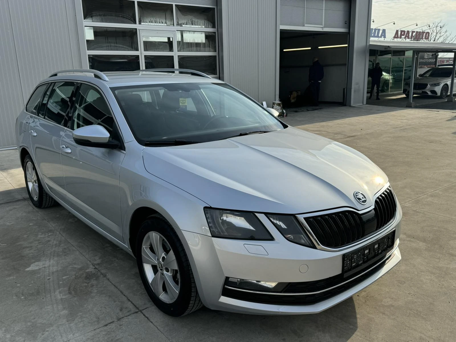 Skoda Octavia 2.0tdi* 150ps* DSG* PART* DISTRONIC* CARPLAY*  - изображение 7