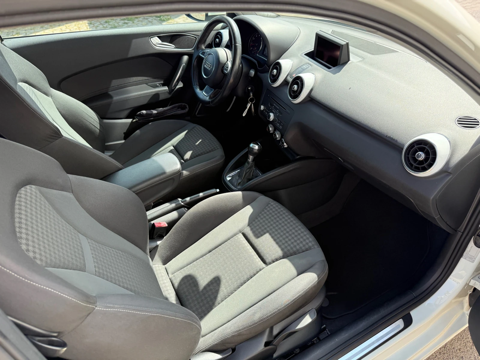 Audi A1 S-Line+ S-Tronic+ Bose+ Led+ Панорама - изображение 10