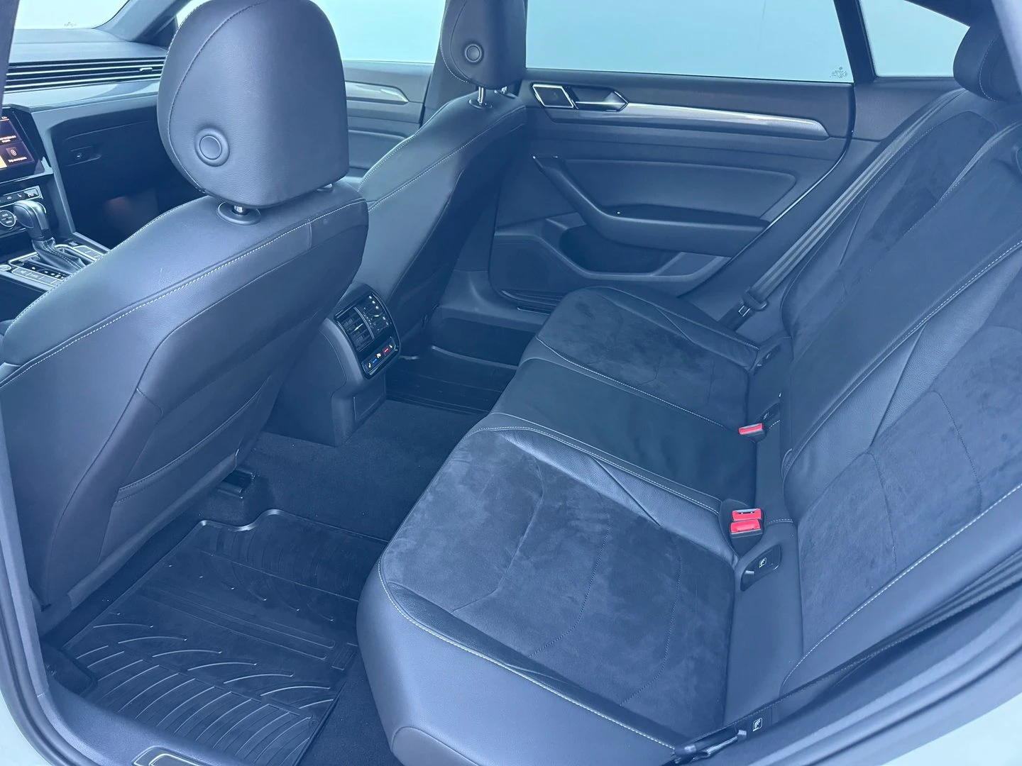 VW Arteon R-Line 2.0 TSI OPF DSG - изображение 8