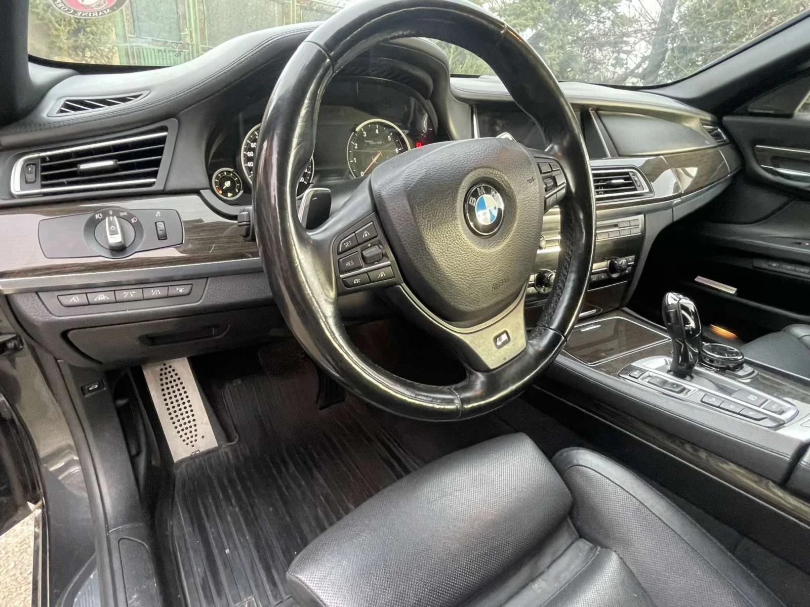 BMW 750 Седан - изображение 5