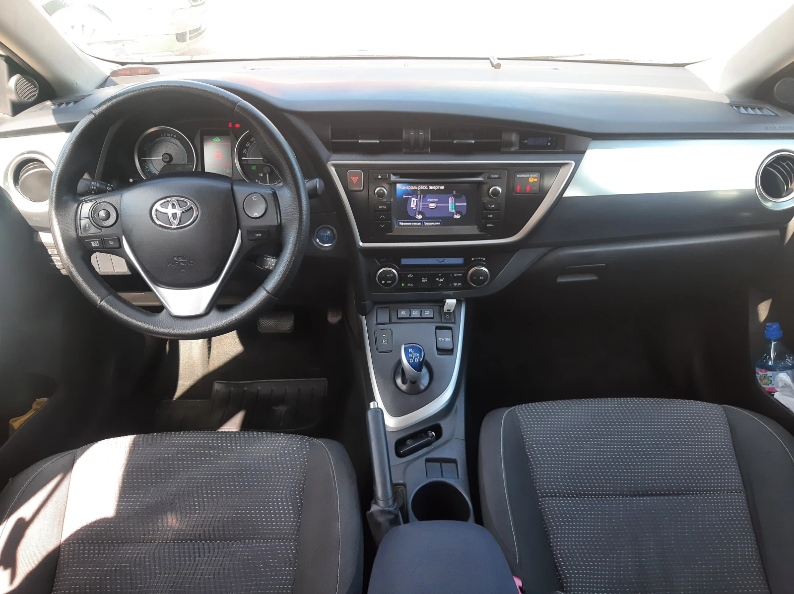 Toyota Auris  1.8 HIBRID - изображение 10