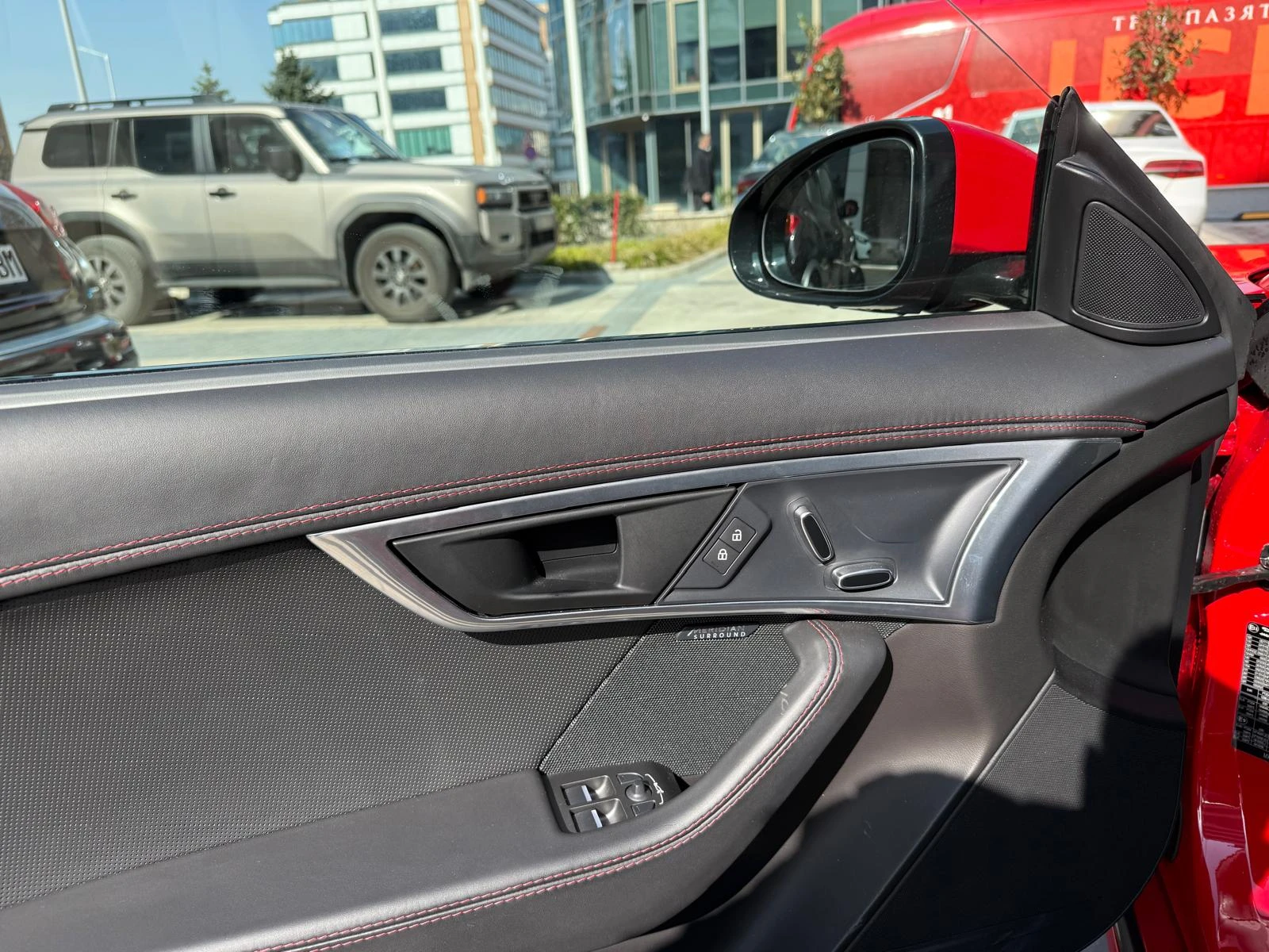 Jaguar F-Type P450 AWD R-Dynamic Coupe, снимка 12 - Автомобили и джипове - 53864527