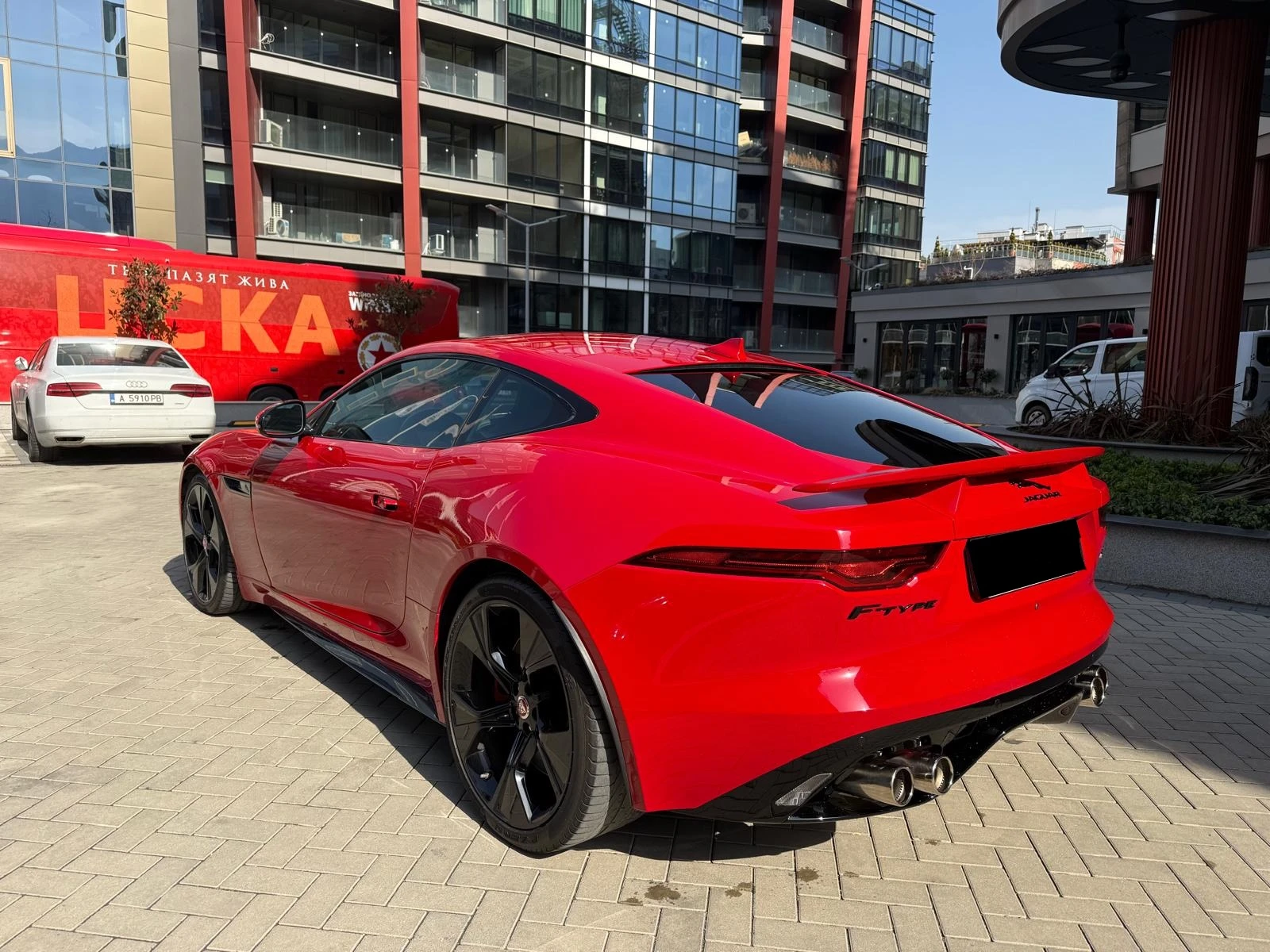 Jaguar F-Type P450 AWD R-Dynamic Coupe, снимка 2 - Автомобили и джипове - 53864527