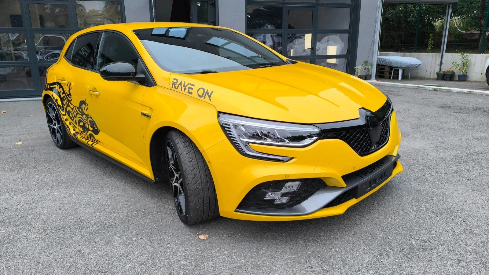 Renault Megane R.S. Trophy, снимка 2 - Автомобили и джипове - 54039259