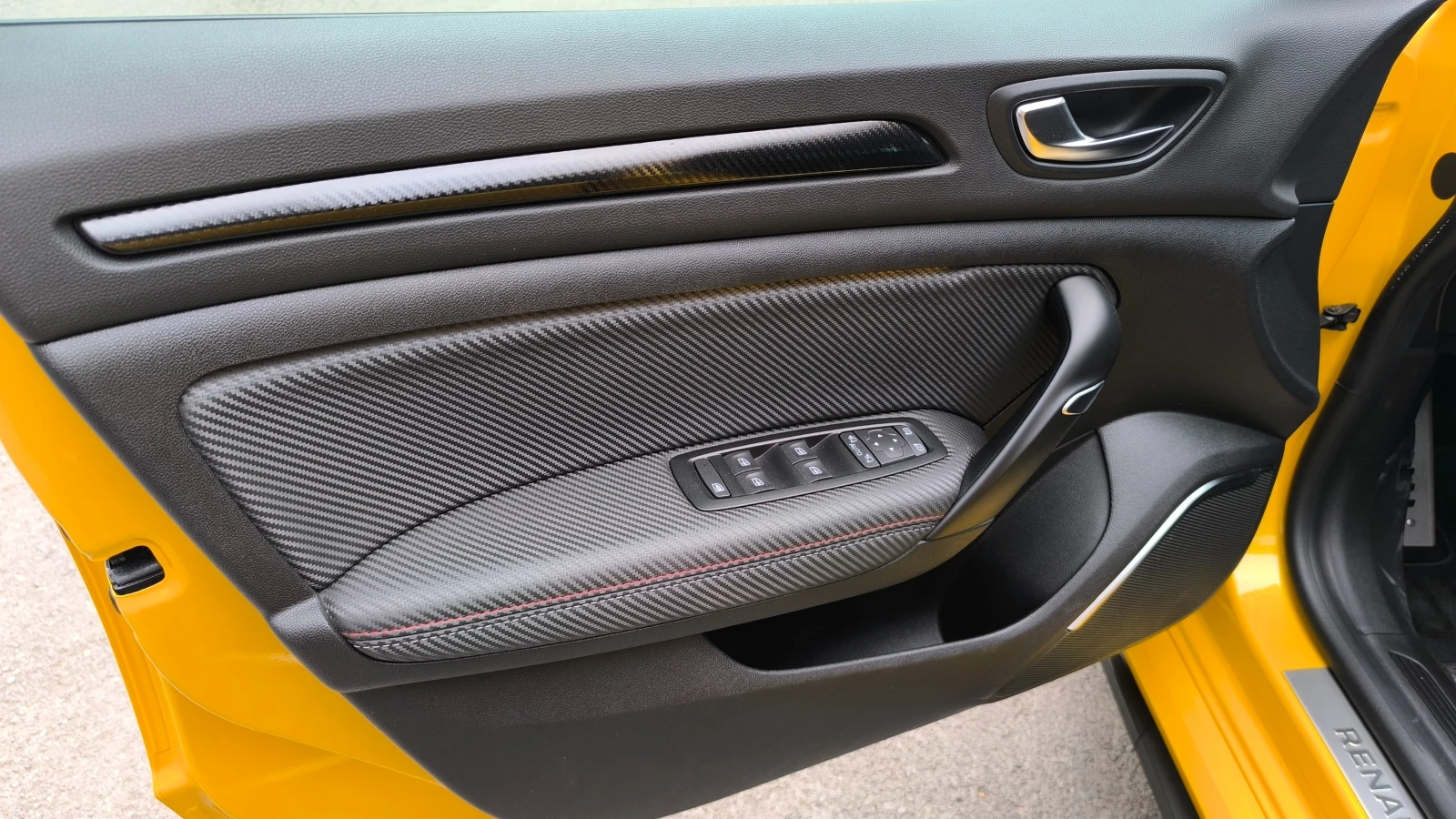 Renault Megane R.S. Trophy, снимка 17 - Автомобили и джипове - 54039259