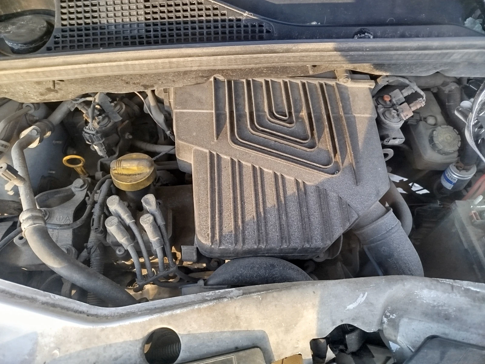 Dacia Lodgy 1.6бенз газ, снимка 3 - Автомобили и джипове - 54048368