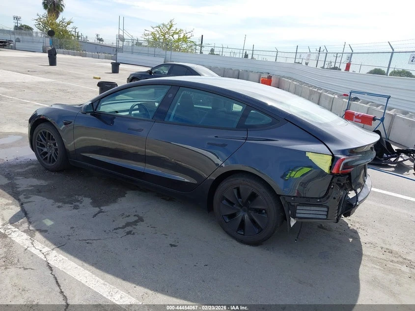 Tesla Model 3 Long Range Dual Motor All-Wheel Drive/Rear-Wheel D, снимка 3 - Автомобили и джипове - 54490596