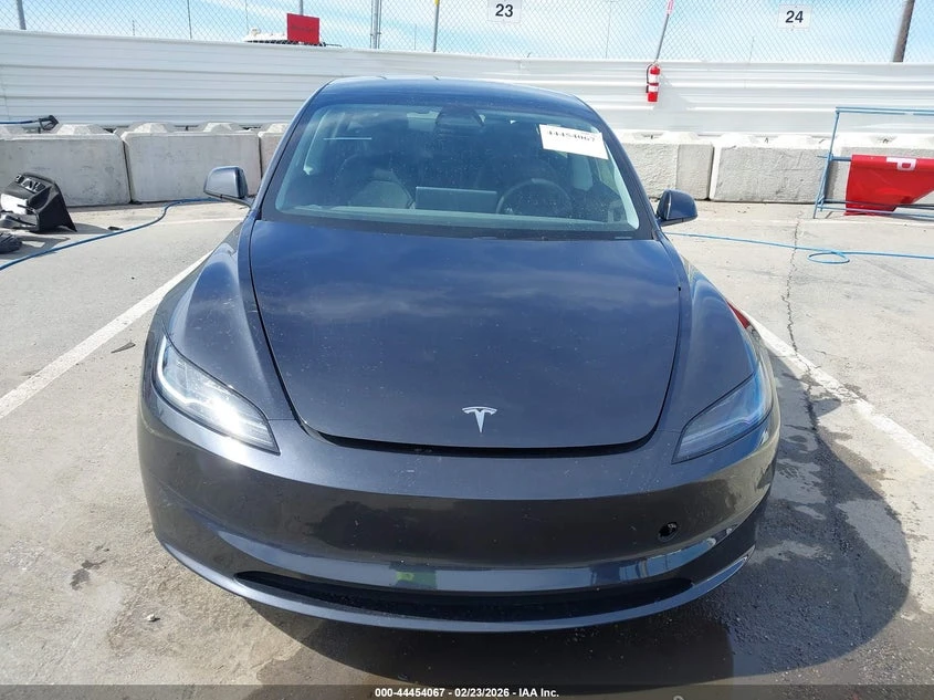 Tesla Model 3 Long Range Dual Motor All-Wheel Drive/Rear-Wheel D, снимка 13 - Автомобили и джипове - 54490596