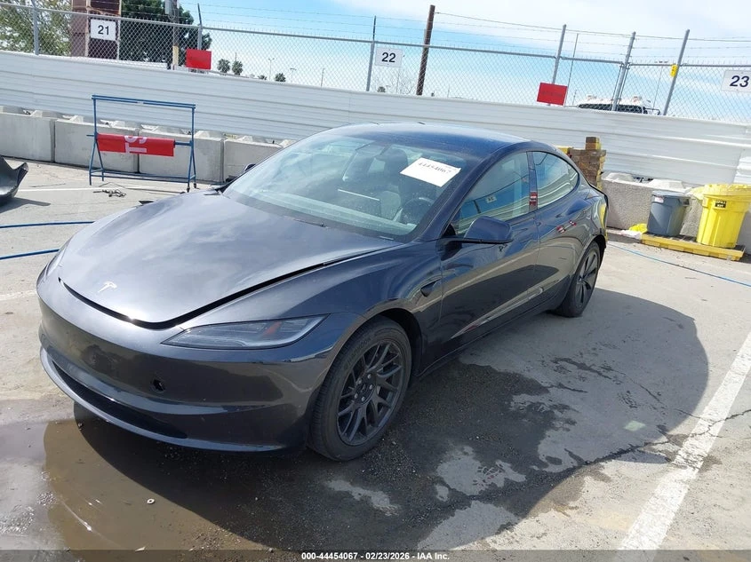 Tesla Model 3 Long Range Dual Motor All-Wheel Drive/Rear-Wheel D, снимка 2 - Автомобили и джипове - 54490596