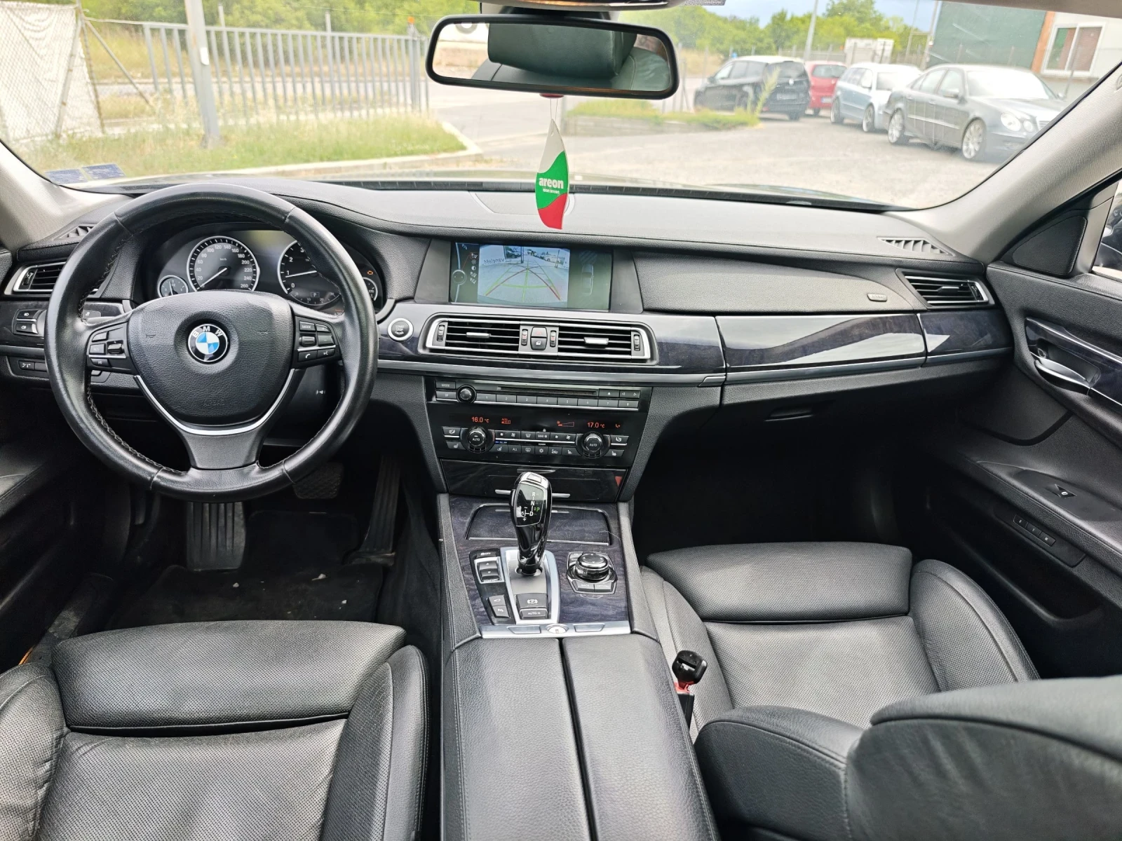 BMW 750 TOP FULL, снимка 11 - Автомобили и джипове - 55212004