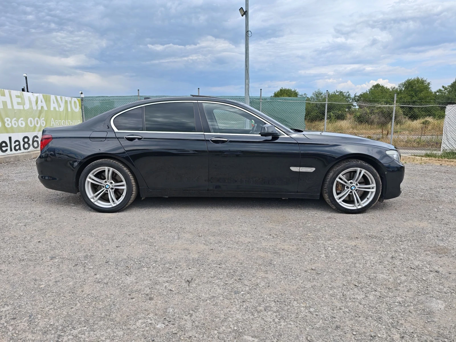 BMW 750 TOP FULL, снимка 4 - Автомобили и джипове - 55212004