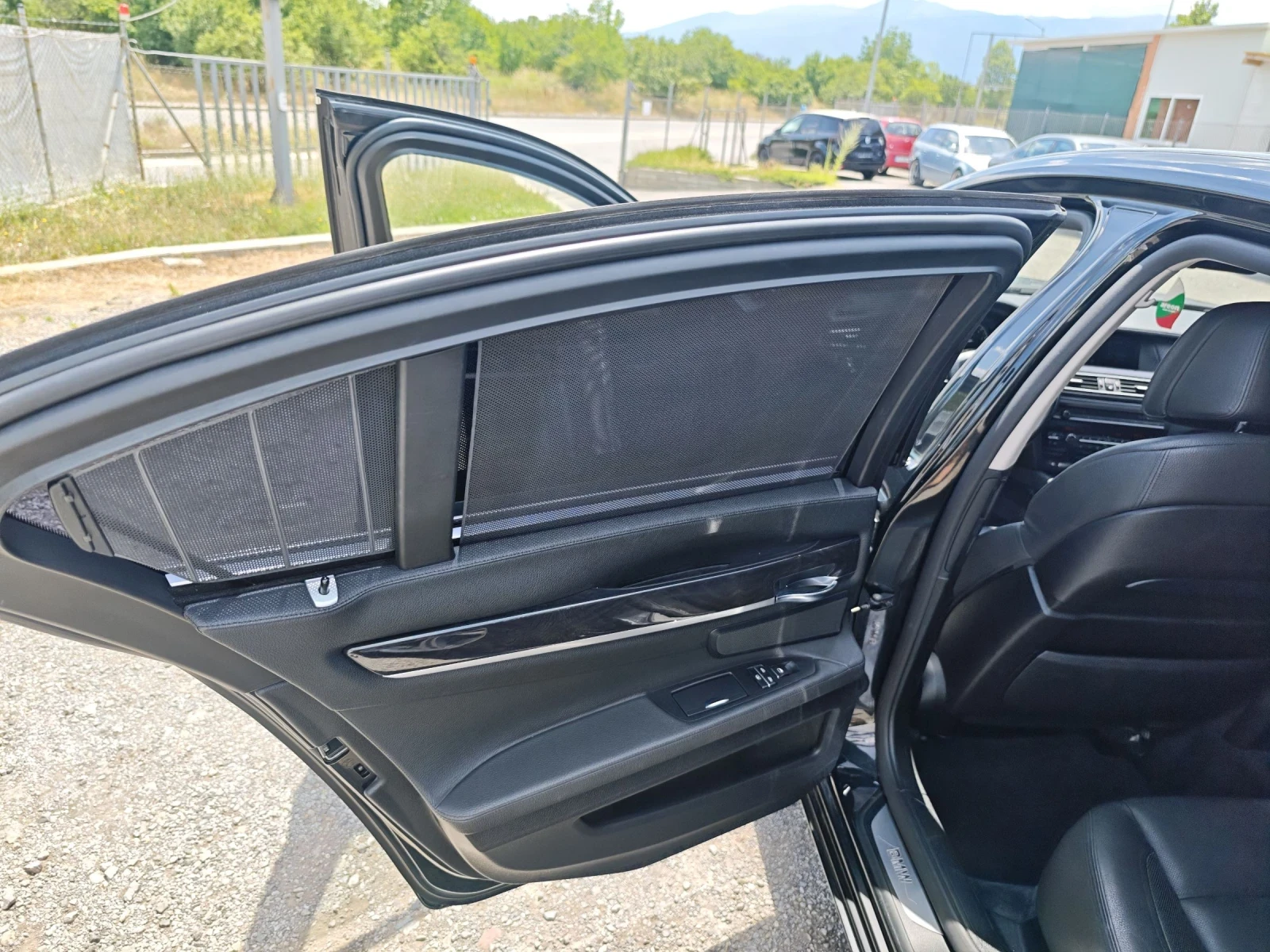 BMW 750 TOP FULL, снимка 15 - Автомобили и джипове - 55212004