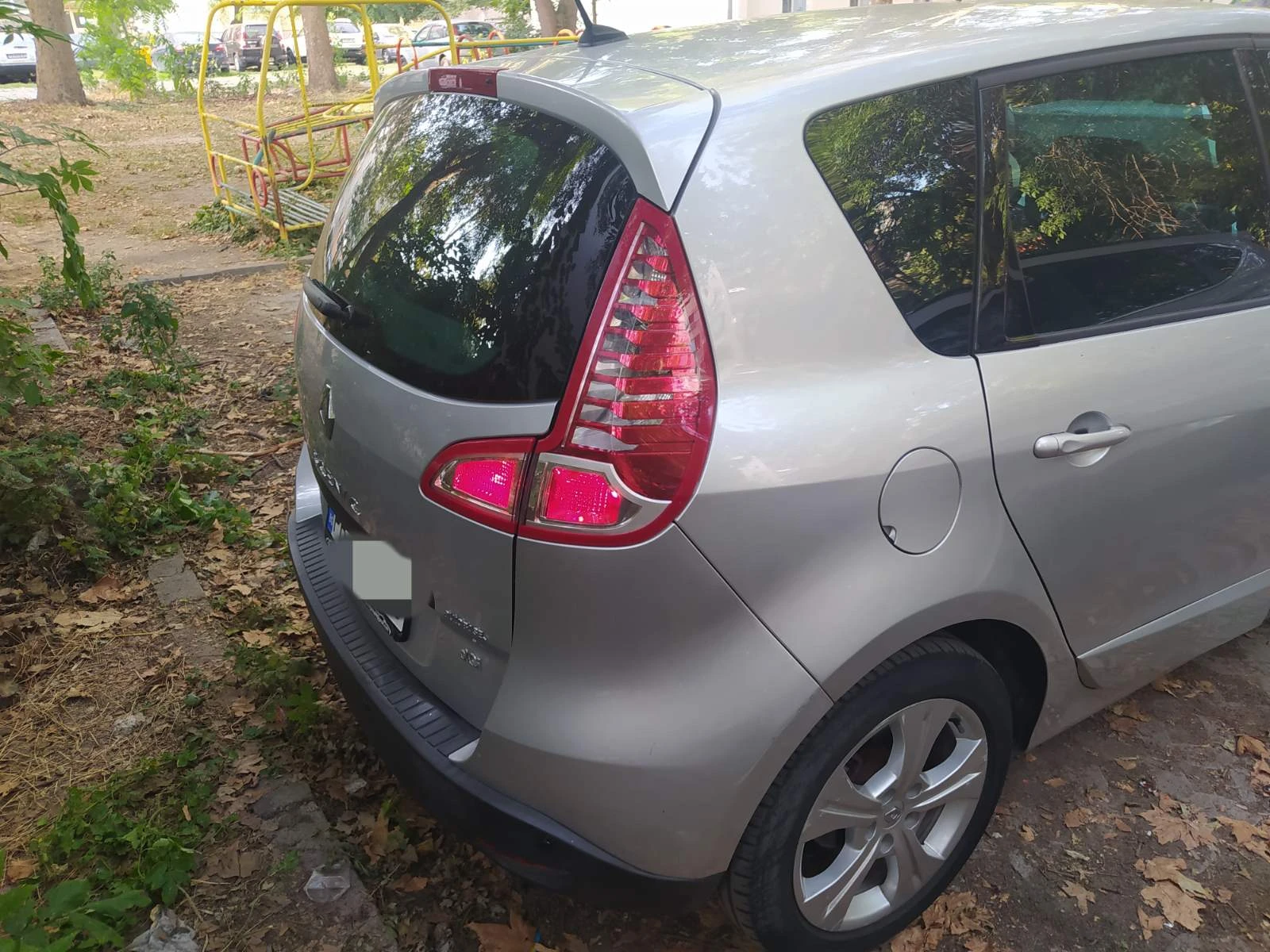 Renault Scenic 1.9dci, снимка 3 - Автомобили и джипове - 55246691
