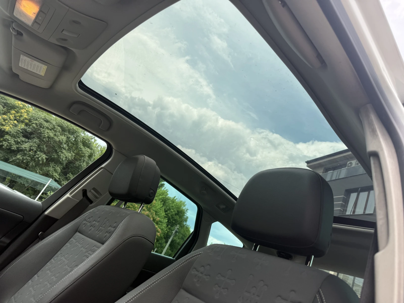 Opel Meriva 1.4i 16V Cosmo.Нави.Панорама., снимка 14 - Автомобили и джипове - 55407209