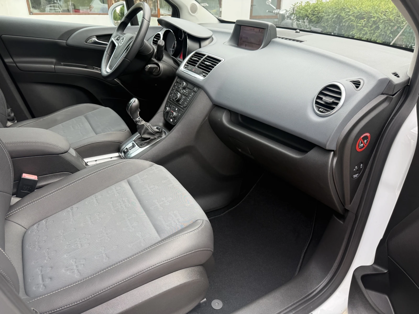 Opel Meriva 1.4i 16V Cosmo.Нави.Панорама., снимка 9 - Автомобили и джипове - 55407209