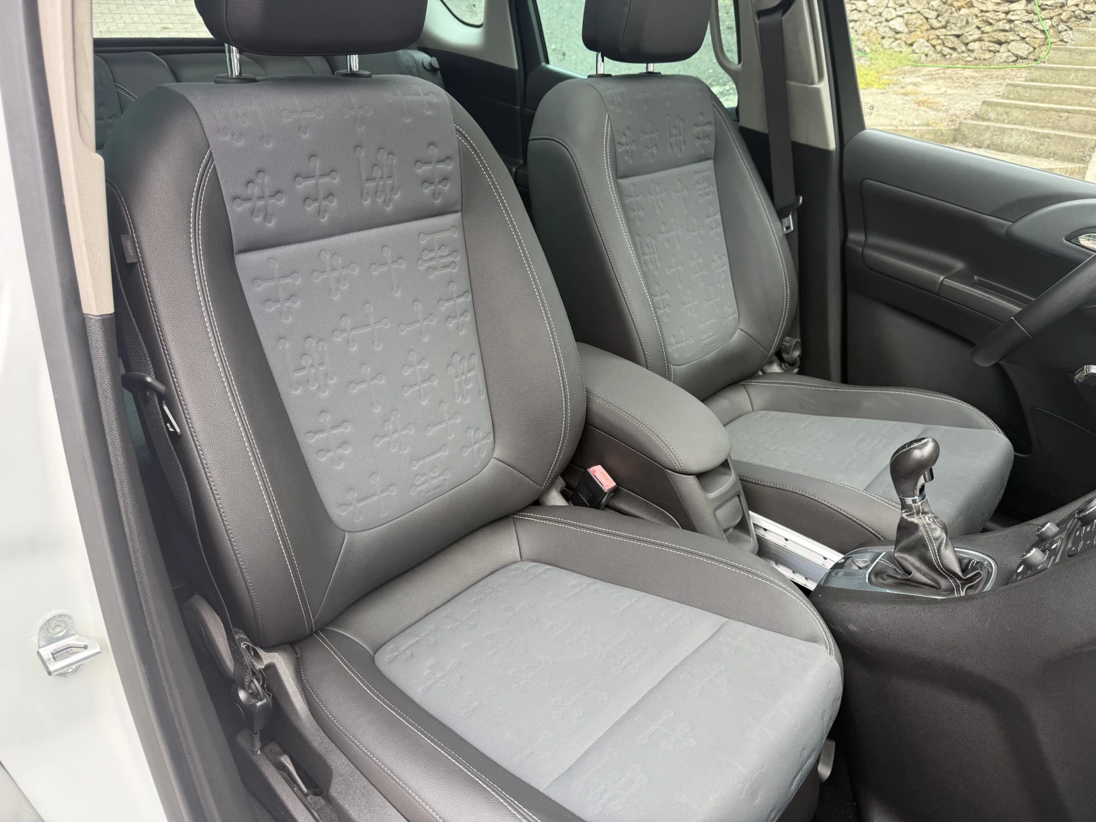 Opel Meriva 1.4i 16V Cosmo.Нави.Панорама., снимка 11 - Автомобили и джипове - 55407209