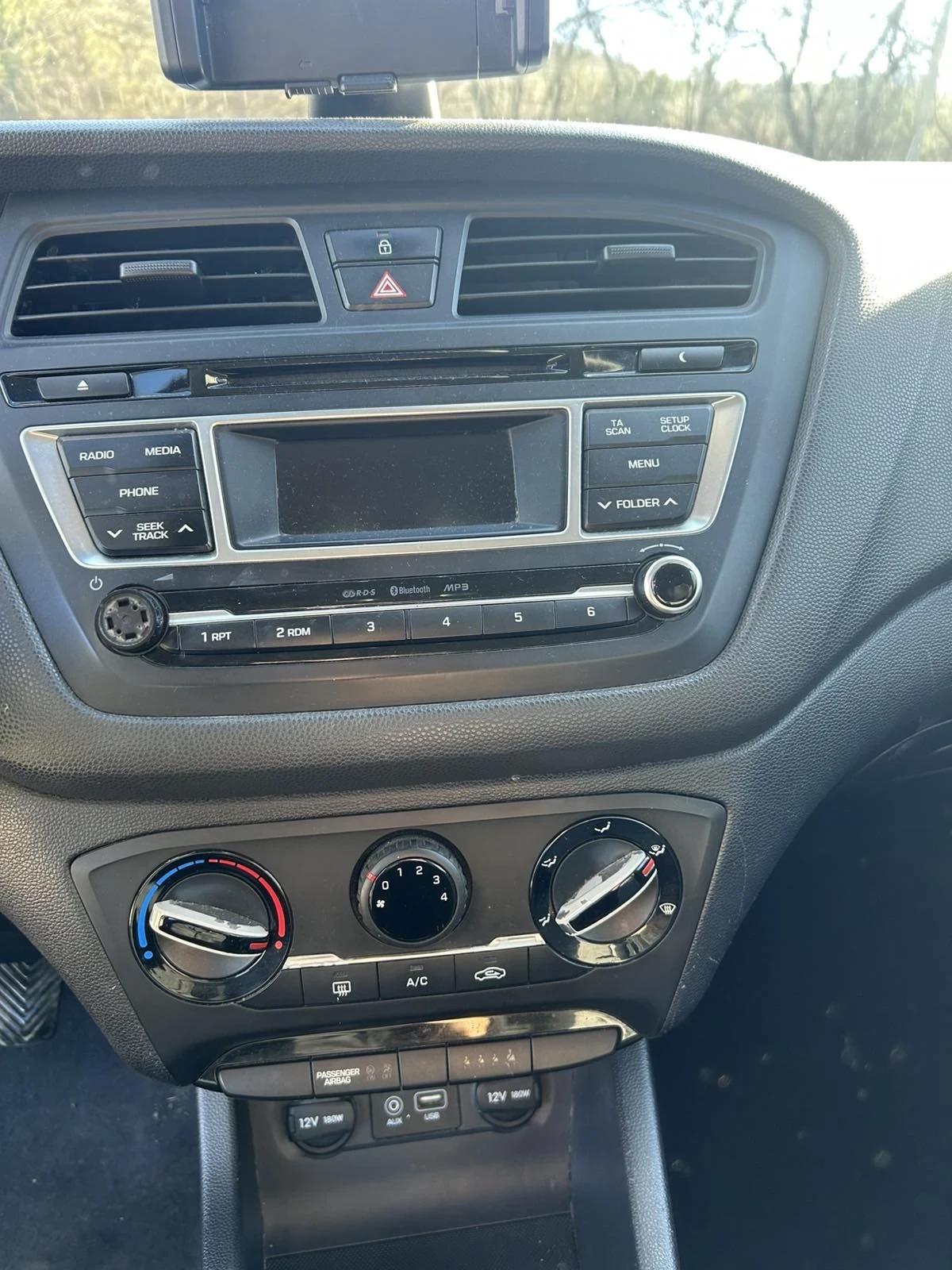 Hyundai I20 1.1 CRDI, снимка 11 - Автомобили и джипове - 55627513