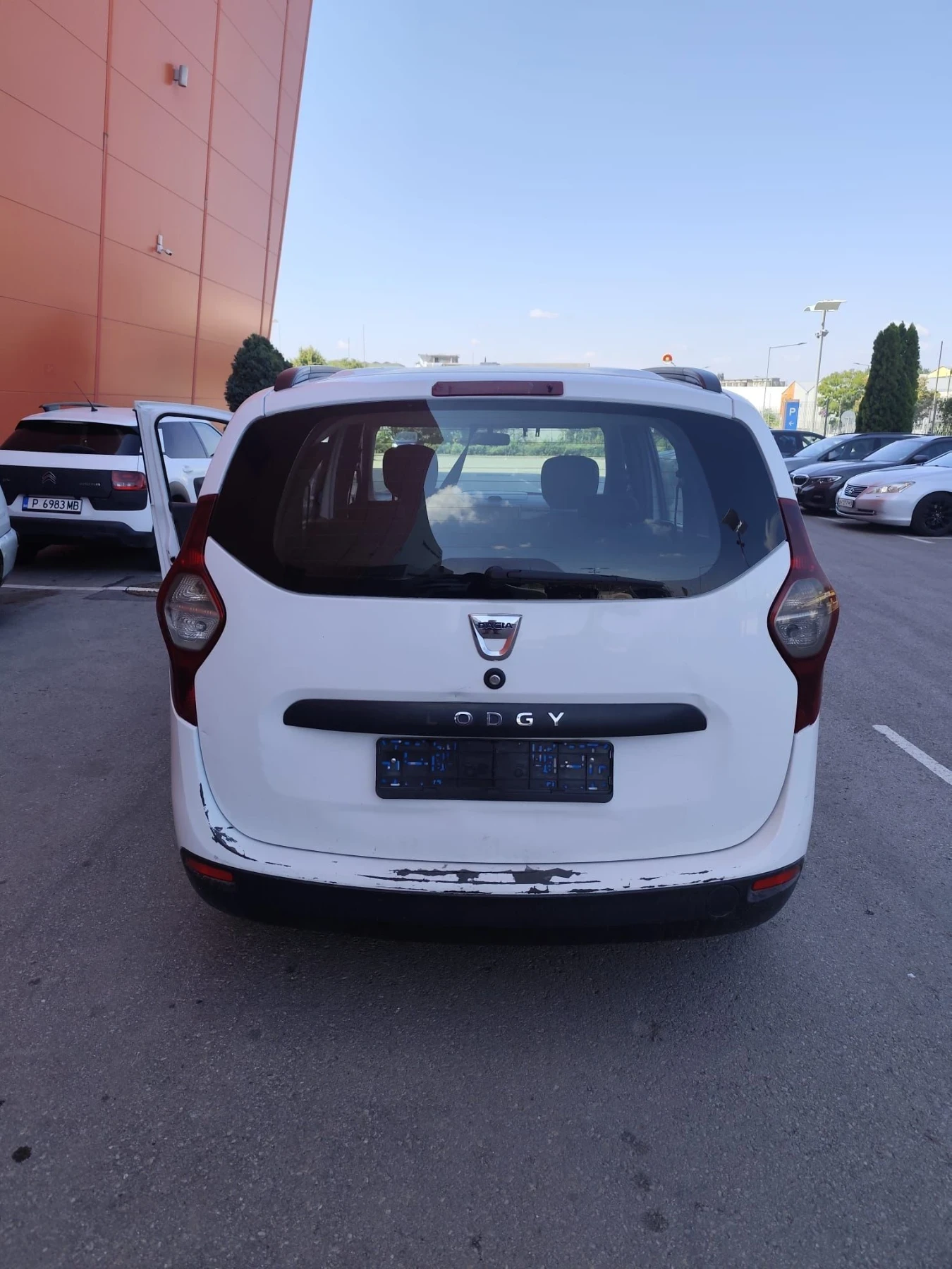 Dacia Lodgy 1.6i, Газ, снимка 3 - Автомобили и джипове - 56037753