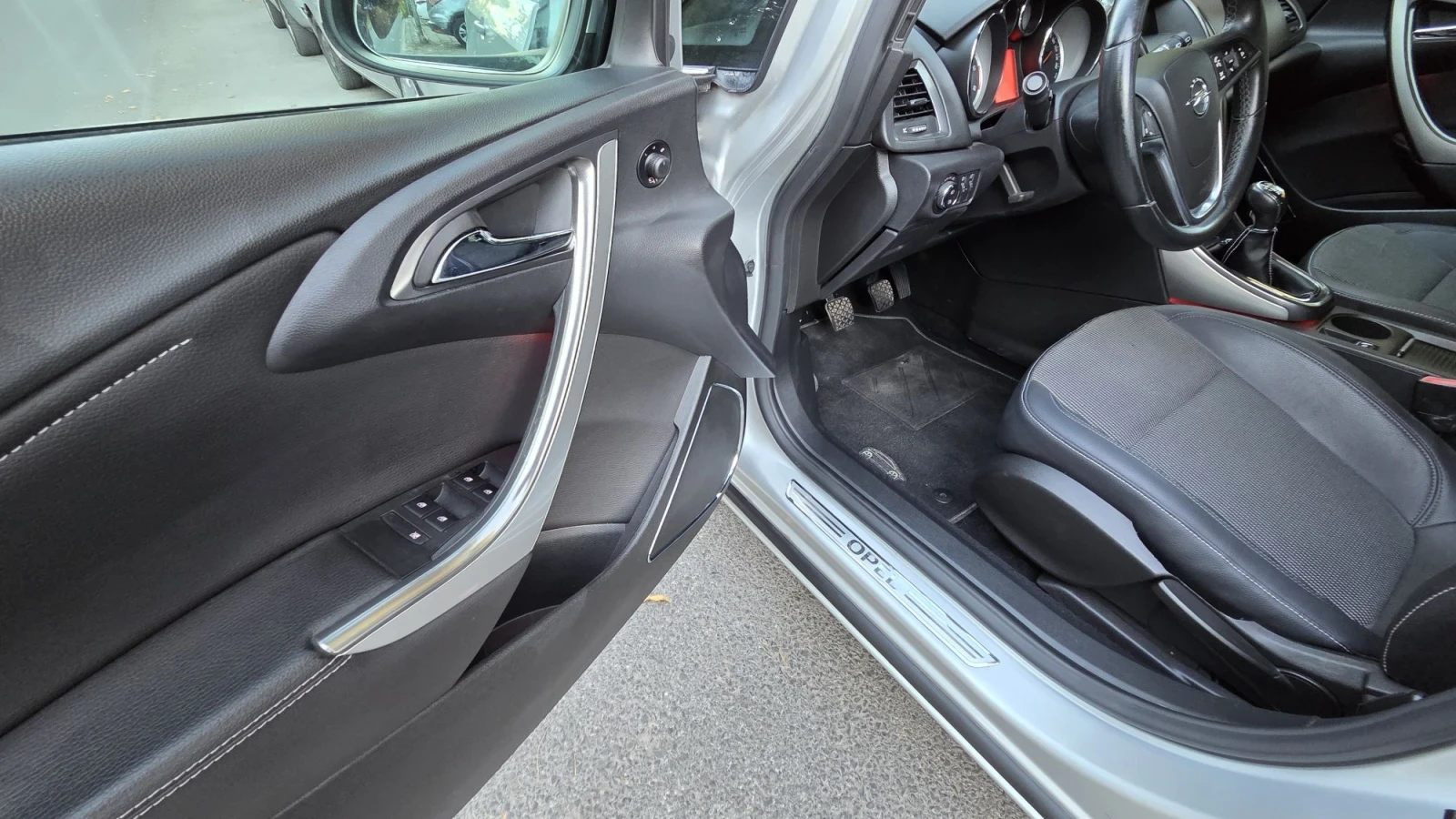 Opel Astra J Sports Tourer 2011 | Mobile.bg � ����������� 12