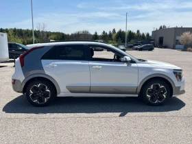 Kia Niro Wave FWD | Nav. | Sunroof | Heated/Cooled Seats, снимка 3