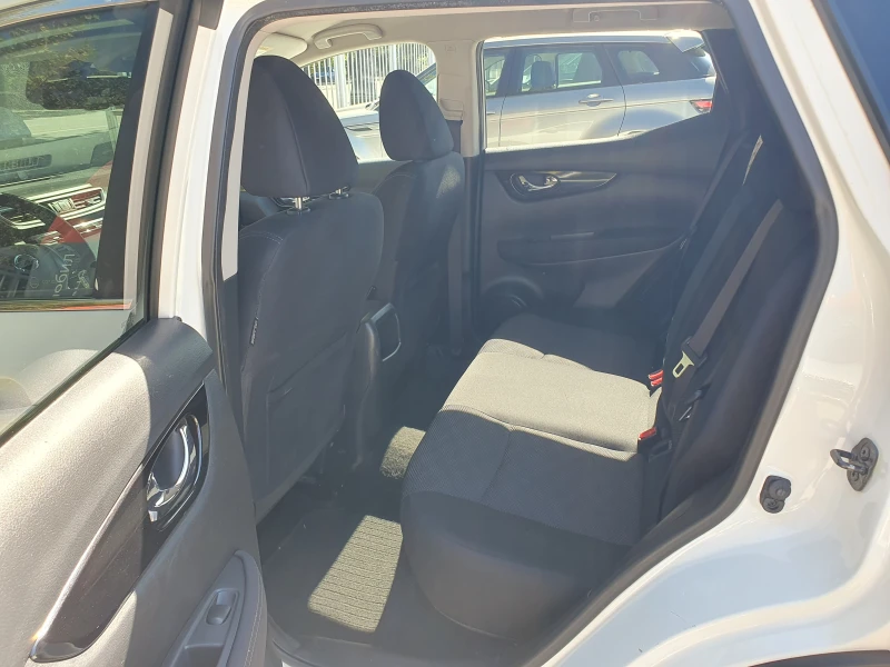 Nissan Qashqai КАТО НОВA, снимка 11 - Автомобили и джипове - 51819147