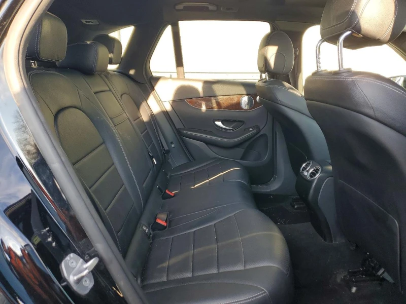 Mercedes-Benz GLC 300 4MATIC| BURMESTER| KEYLESS| ПАНО, снимка 11 - Автомобили и джипове - 53432886