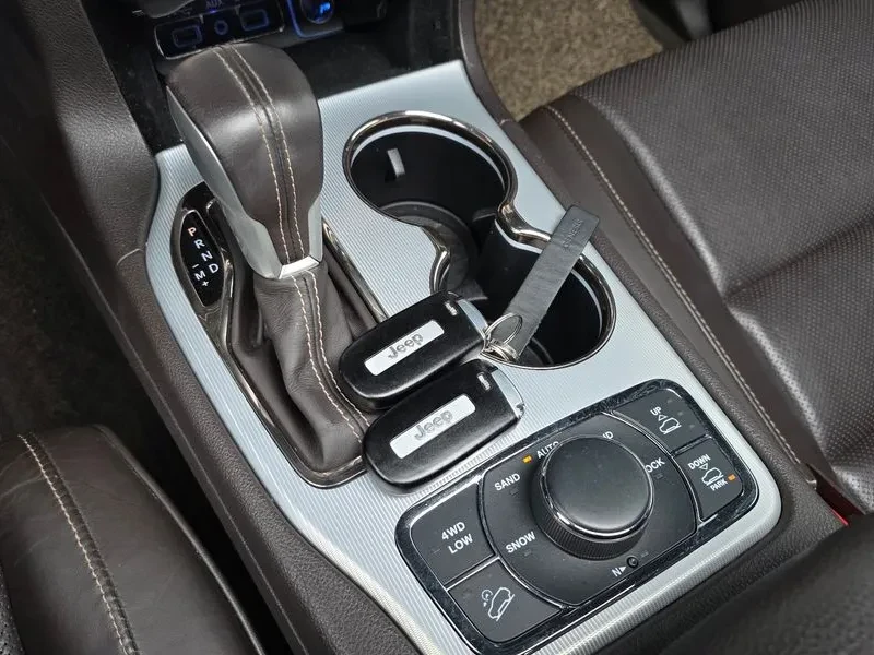 Jeep Grand cherokee 3.0 DIESEL, снимка 9 - Автомобили и джипове - 54779189