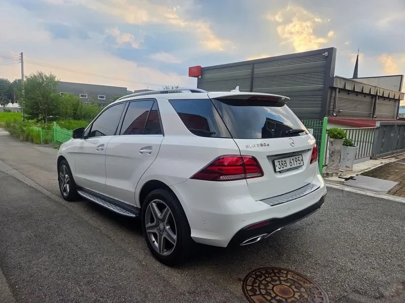 Mercedes-Benz GLE 350 D 4Matic, снимка 2 - Автомобили и джипове - 56097096