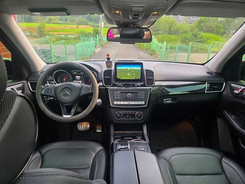 Mercedes-Benz GLE 350 D 4Matic, снимка 9 - Автомобили и джипове - 56097096
