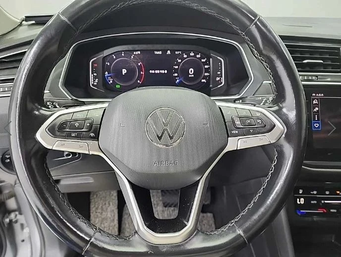 VW Tiguan, снимка 9 - Автомобили и джипове - 56689687