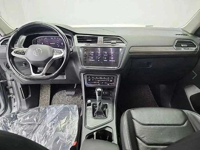 VW Tiguan, снимка 7 - Автомобили и джипове - 56689687