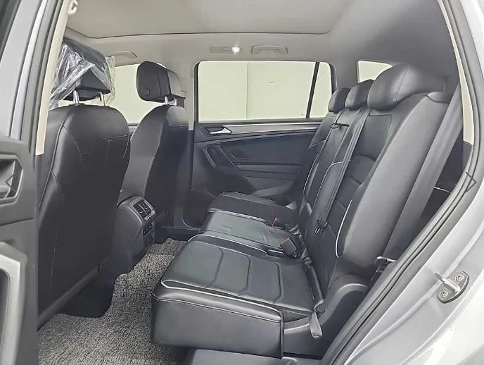 VW Tiguan, снимка 12 - Автомобили и джипове - 56689687