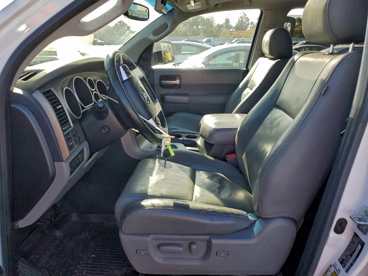 Toyota Sequoia LIMITED* 5.7* V8* ПОДГРЕВ* КАМЕРА* КЕЙЛЕС - изображение 9