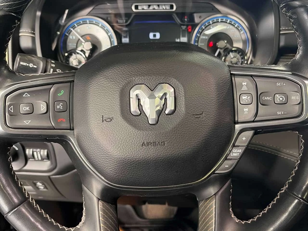 Dodge RAM 1500  | Limited | ВЪЗДУШНО | HARMAN KARDON | 360 | ОБДУ, снимка 9 - Автомобили и джипове - 53720872