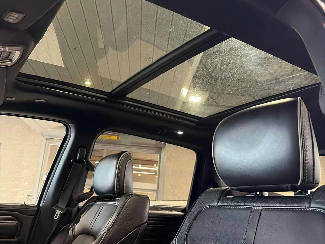 Dodge RAM 1500  | Limited | ВЪЗДУШНО | HARMAN KARDON | 360 | ОБДУ, снимка 14 - Автомобили и джипове - 53720872