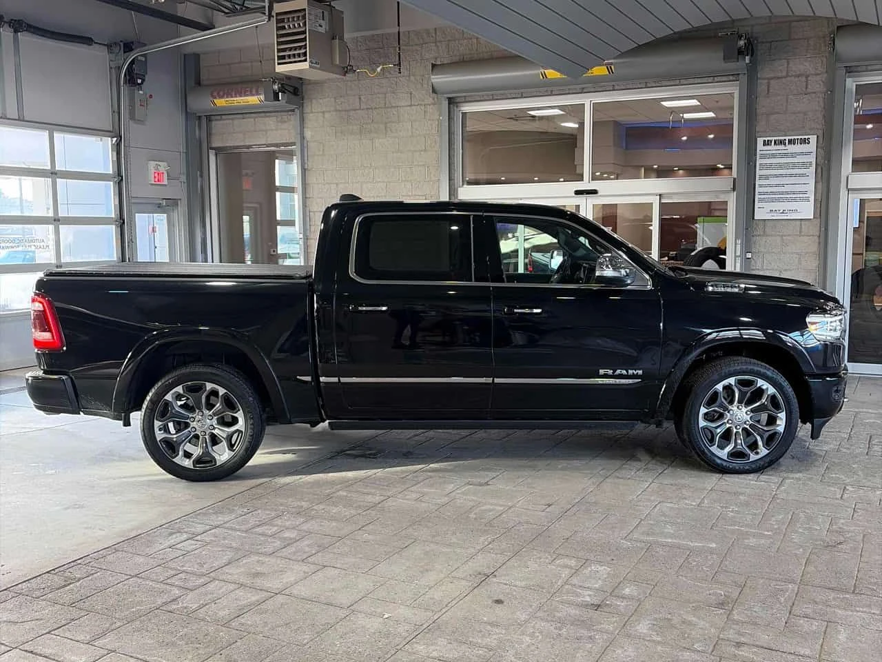 Dodge RAM 1500  | Limited | ВЪЗДУШНО | HARMAN KARDON | 360 | ОБДУ, снимка 3 - Автомобили и джипове - 53720872