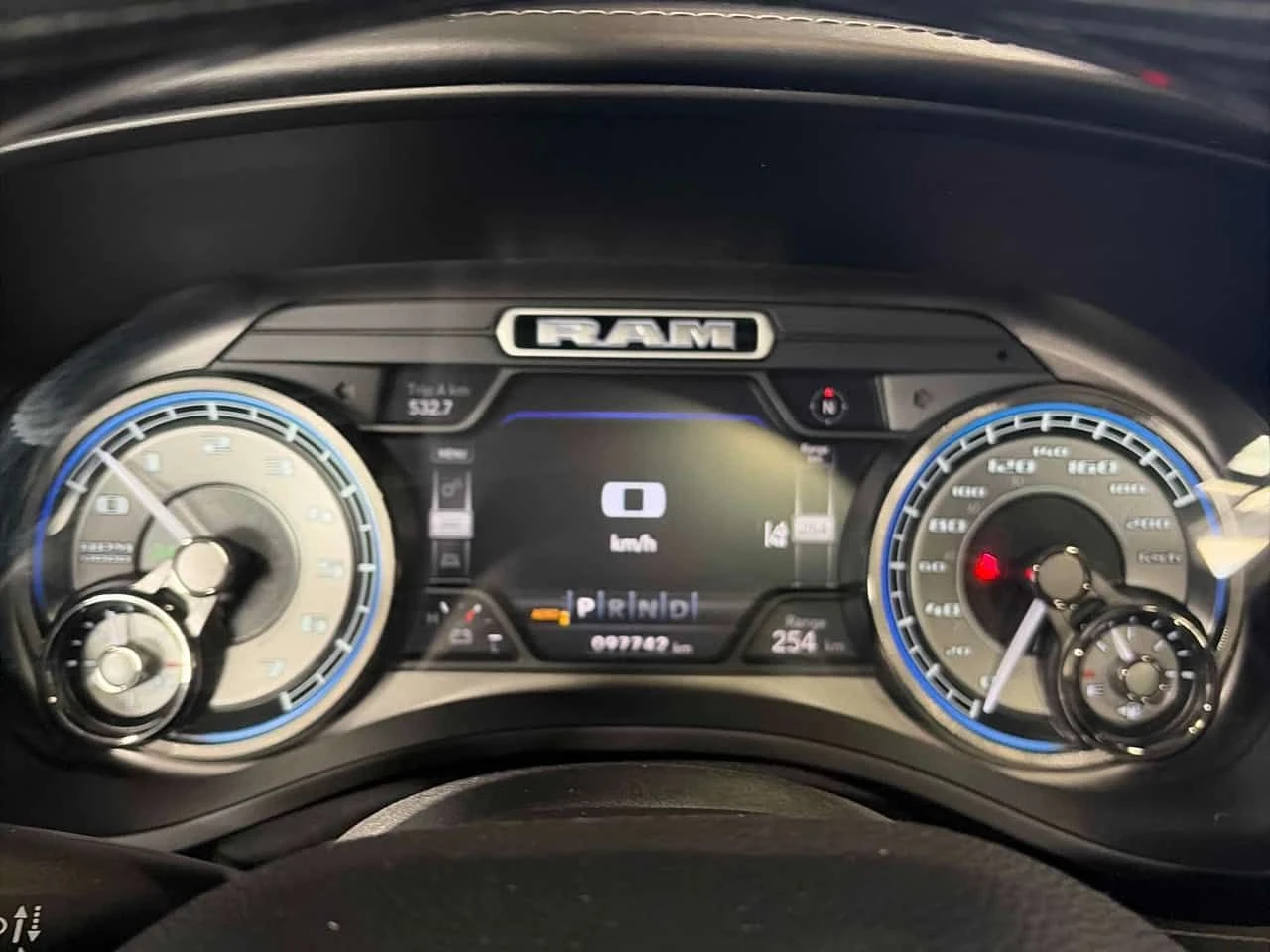 Dodge RAM 1500  | Limited | ВЪЗДУШНО | HARMAN KARDON | 360 | ОБДУ, снимка 10 - Автомобили и джипове - 53720872