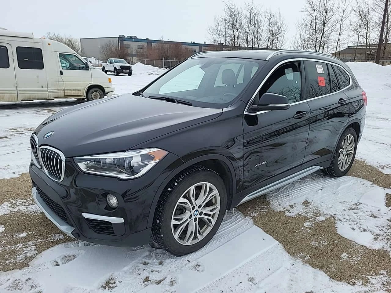 BMW X1 XDRIVE28I /CARFAX / Подгрев/Панорама/Памет/