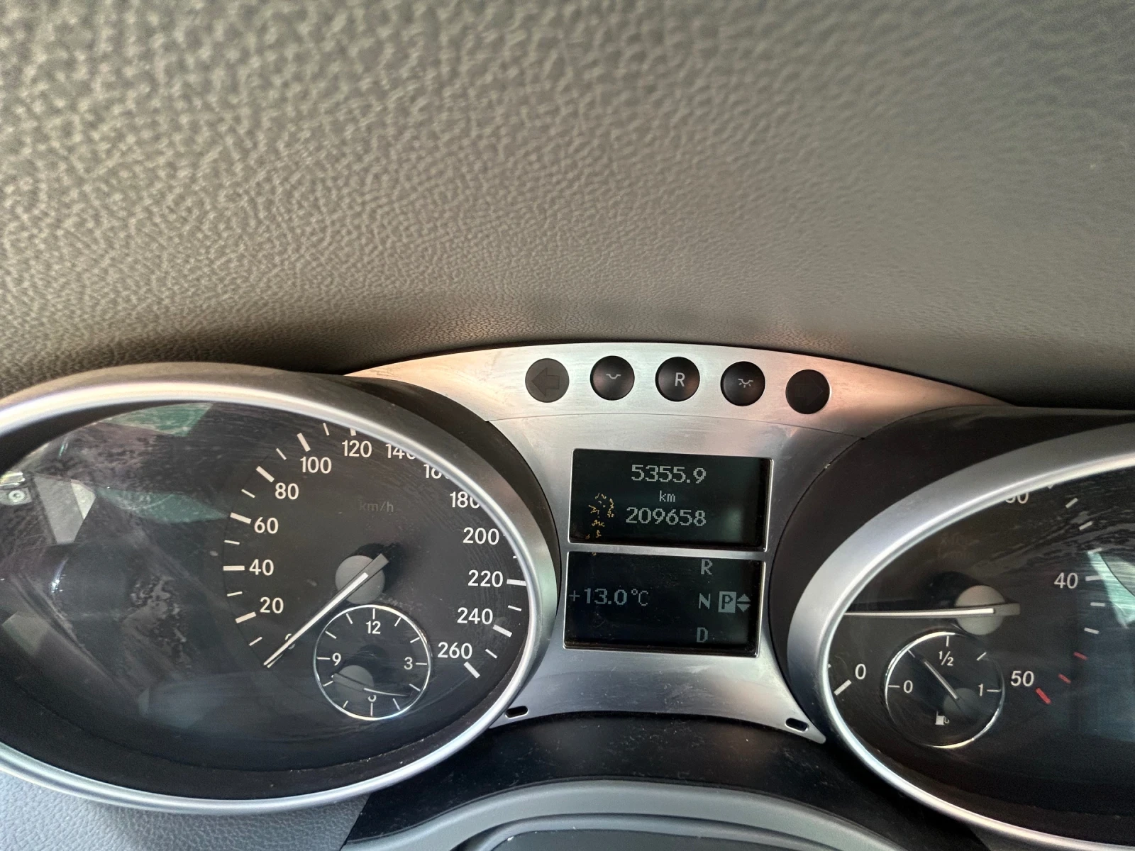 Mercedes-Benz ML 320, снимка 12 - Автомобили и джипове - 56634757