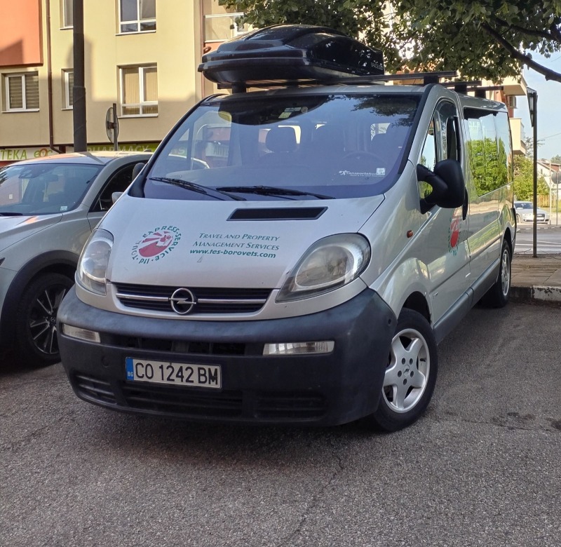 Opel Vivaro 1.9DTI 101k.s, снимка 1 - Бусове и автобуси - 46454604