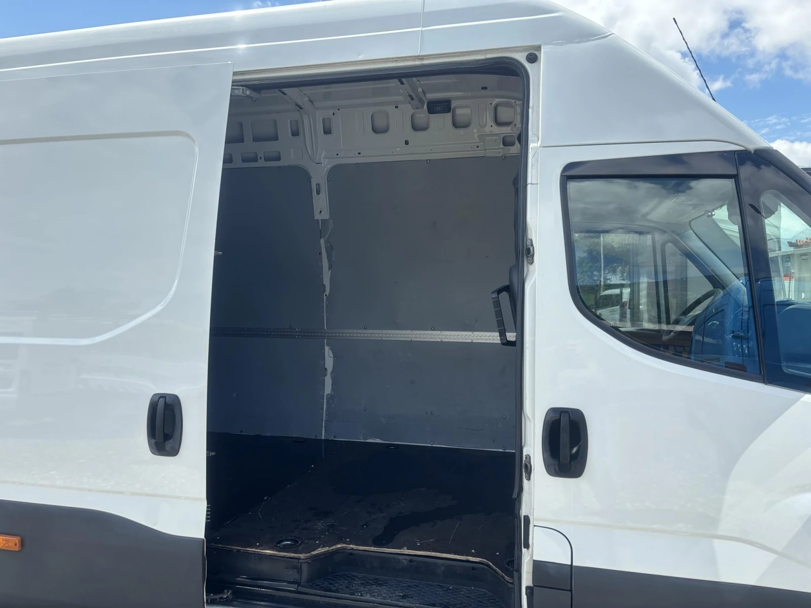 Iveco Daily 35s16 XXL Euro 6 Клима  - изображение 10