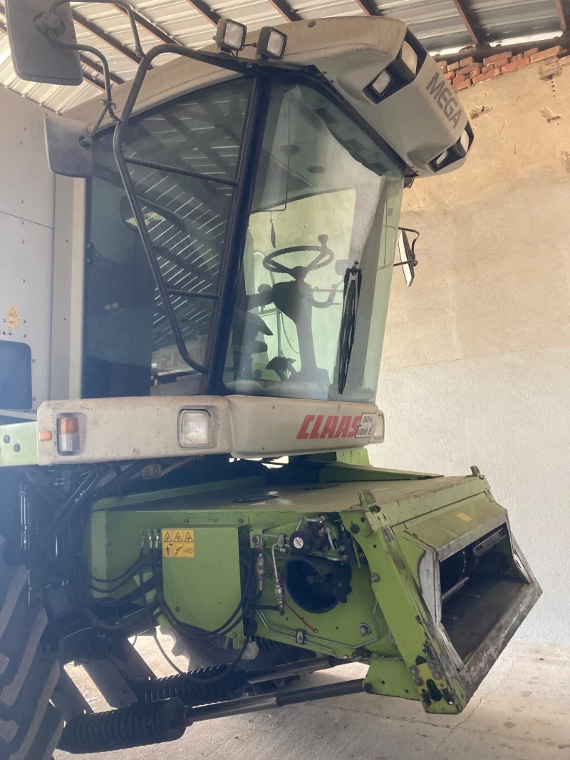 Комбайн Claas Mega 360, снимка 1 - Селскостопанска техника - 48823911