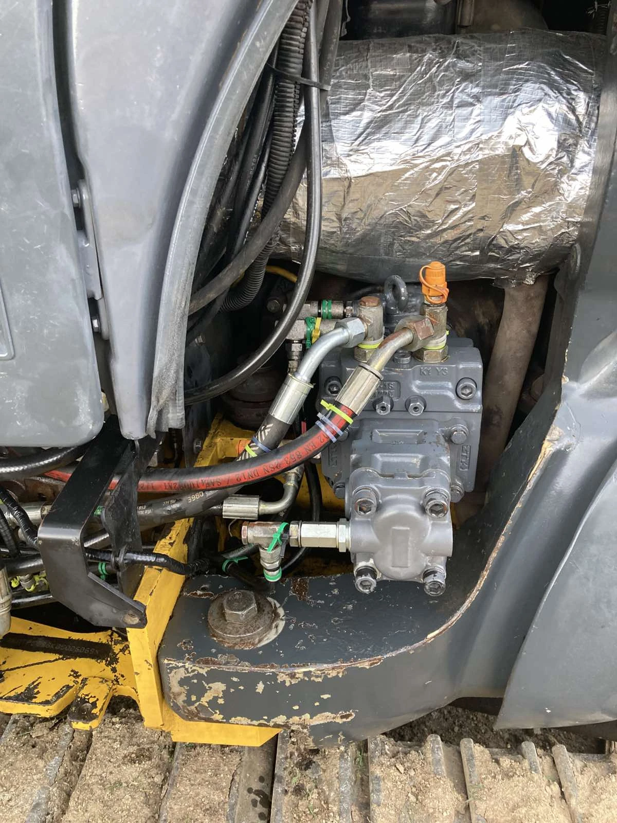 Багер Komatsu PC35 - изображение 8