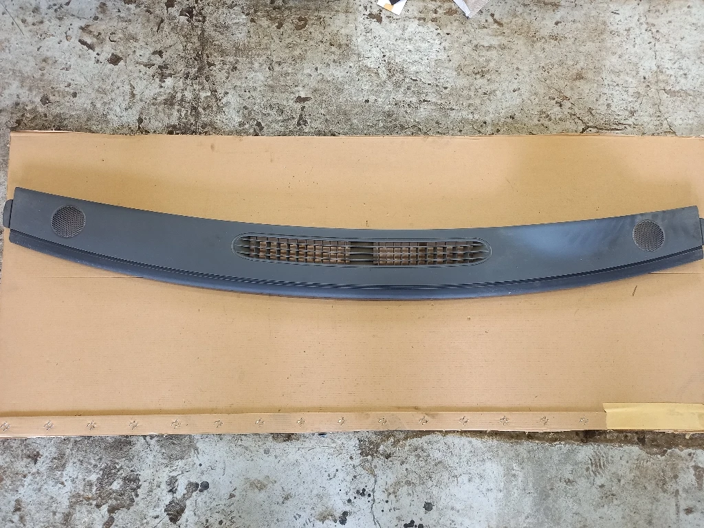 Лайсна арматурно табло Джип Чероки Спорт 2.8црд 