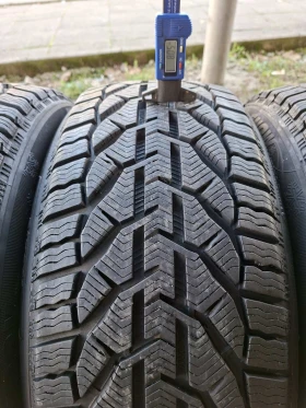 Гуми Зимни 245/45R18, снимка 4