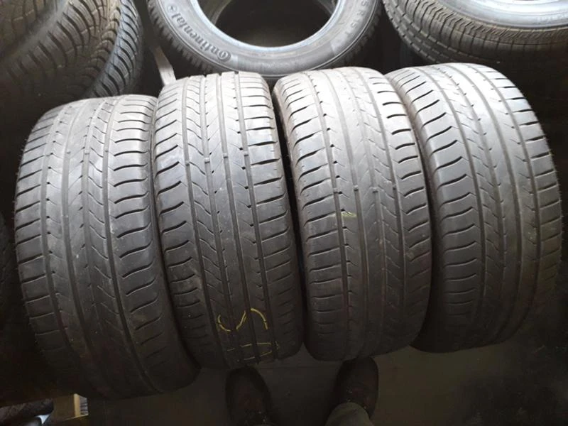 Гуми Летни 215/50R17, снимка 1 - Гуми и джанти - 24666144