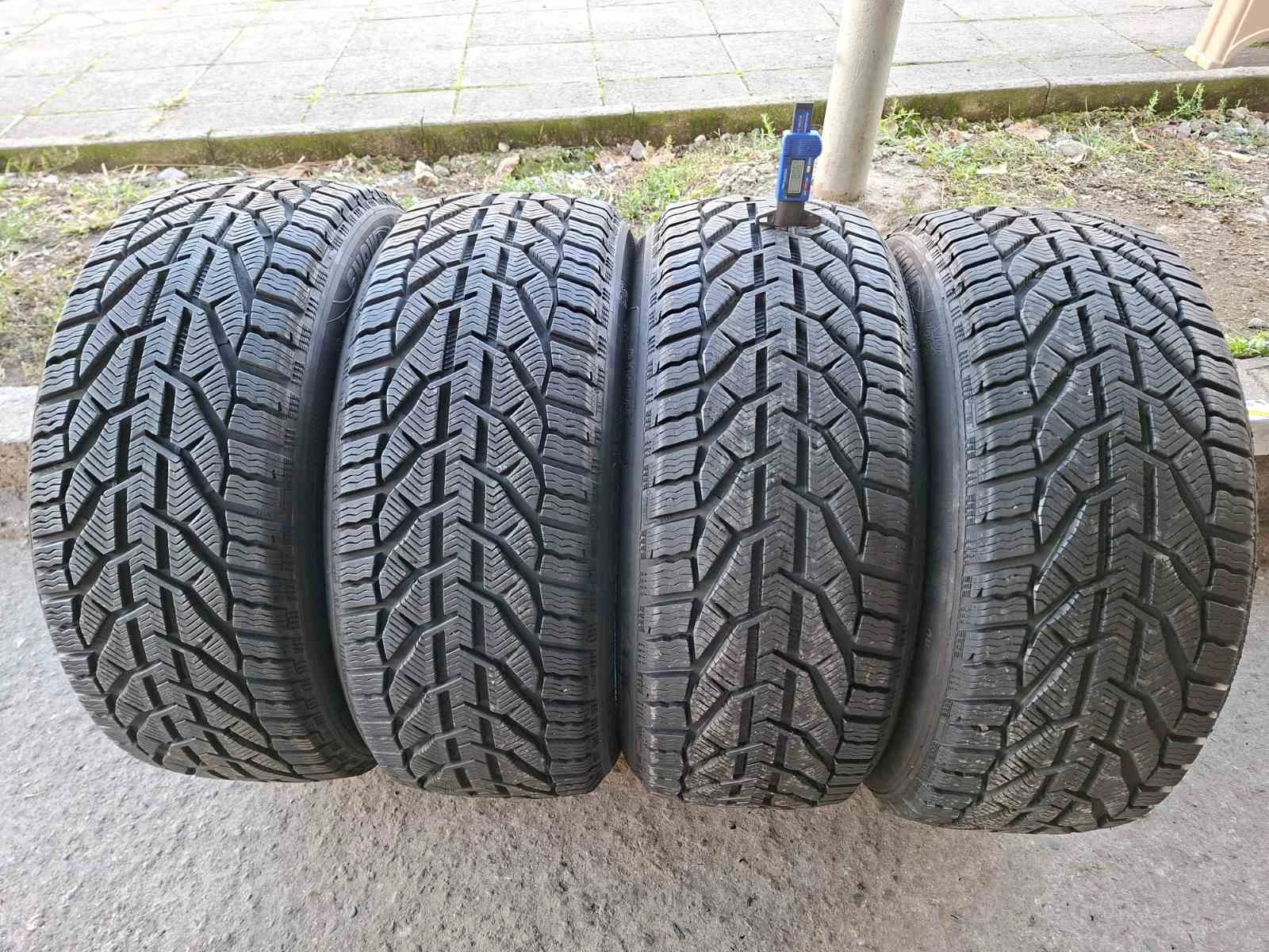 Гуми Зимни 245/45R18