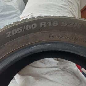 Гуми Зимни 205/60R16, снимка 3 - Гуми и джанти - 52668748