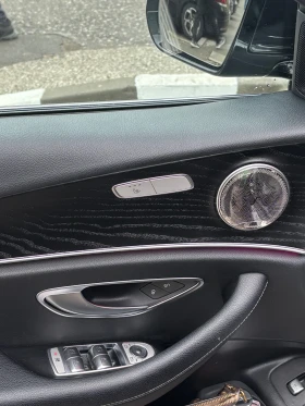 Обява за продажба на Mercedes-Benz E 220 Mild hybrid 4matic безупречно състояние  ~63 500 лв. - изображение 9 | Auto.bg Обява за продажба на Mercedes-Benz E 220 Mild hybrid 4matic безупречно състояние  ~63 500 лв. - изображение 9